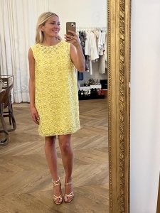 Yellow silk babydoll cocktail dress embroidered with crystals Retail Price 2100€ Size 38
