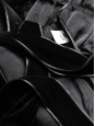 Robe de Cocktail mi-longue bustier velours et volants de soie noir Px boutique 4500€ Taille 36