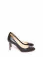 Round-toed pumps in black leather Retail price €890 Size 38.5