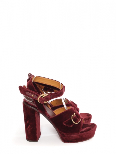 Sandales à plateformes en velours rouge bordeaux boucle doré, Prix boutique 720€ Taille 39