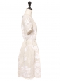 Robe iconique défilé 2006 en gaz de coton blanc brodé de fleurs en soie Prix boutique 2500€ Taille 36
