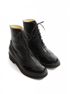 Black patent leather lace-up ankle boots with round toe Retail price €2000 size 38