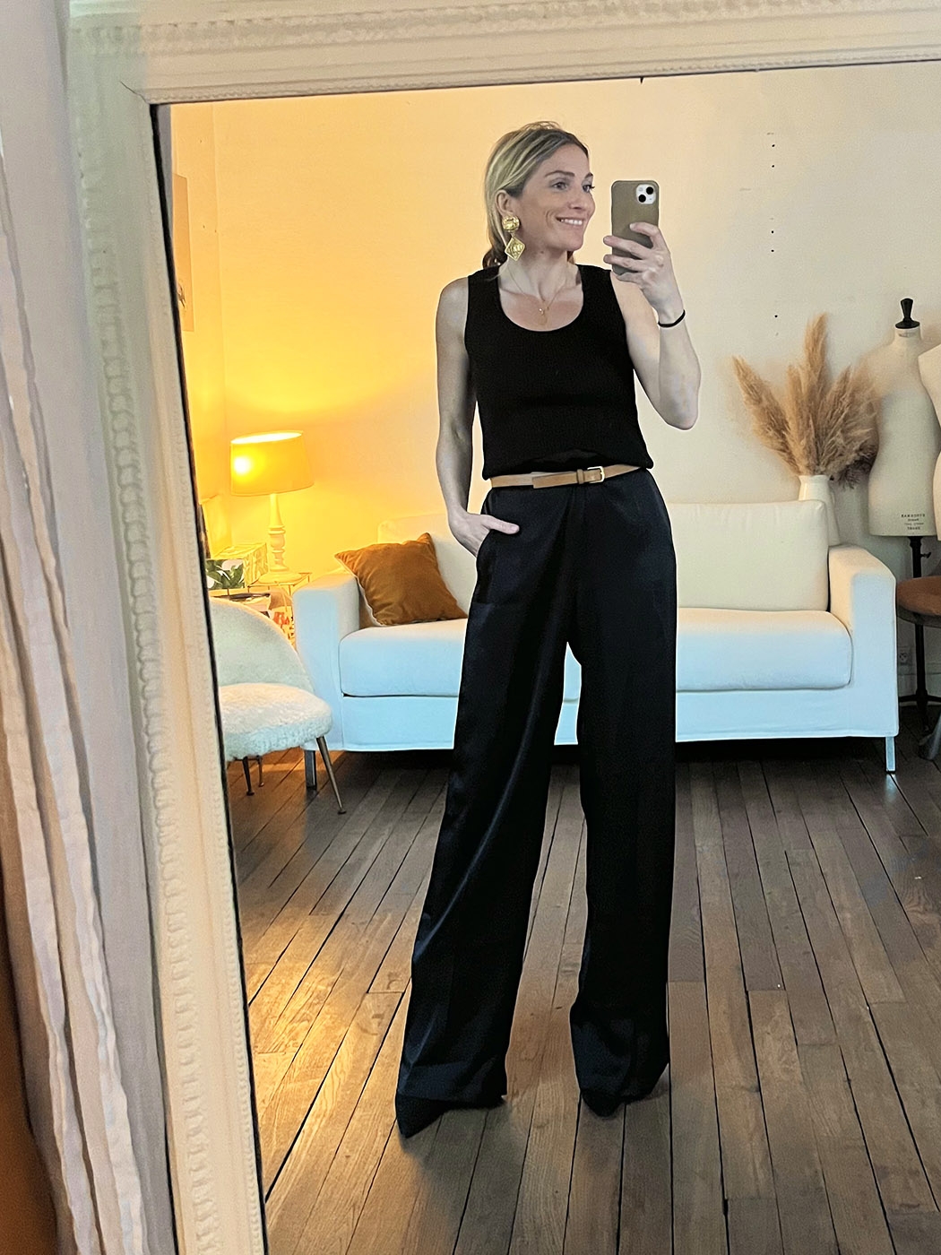 Boutique HUGO BOSS Wide flowing pants in black satin Size 40/42