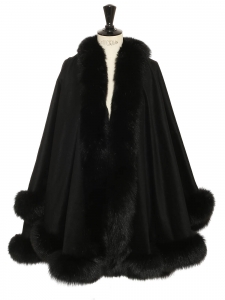 Cape en laine en cachemire bordée de fourrure noire Prix boutique 900€