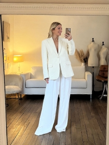 Pantalon taille haute ceinturée jambes évasées blanc Prix boutique 240€ Taille 40