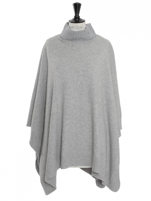 Poncho pull en maille jersey laine de cachemire gris clair Prix boutique 470€