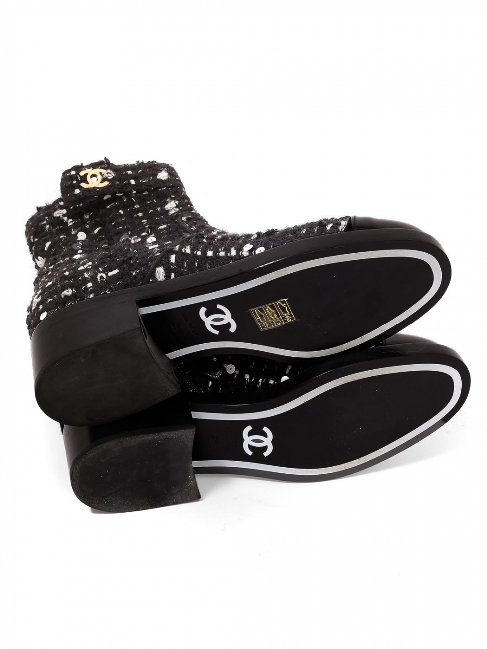 Boutique CHANEL Black and white wool tweed flat ankle boots with