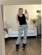 Pantalon droit par Phoebe Philo en twill de coton à rayures blanc et noir Prix boutique 1250€ Taille 34