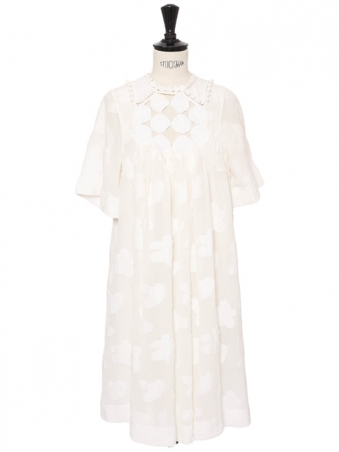 Robe babydoll été 2018 manches courtes en voile blanc et dentelle brodée de soie Prix boutique 2500€ Taille 36