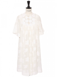 Robe babydoll été 2018 manches courtes en voile et dentelle blanc ivoire brodé de fleurs en soie Prix boutique 2500€ Taille 36