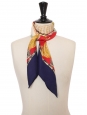 Foulard carré en twill de soie iconique "BRAZIL" bleu, rouge, jaune  Prix boutique 460€ Taille 90 x 90