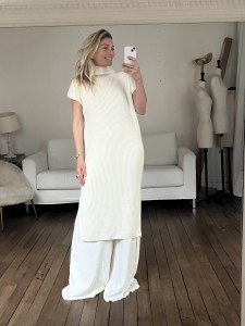 Sleeveless straight-cut ribbed wool turtleneck dress in cream white Retail price €600 Size S to L