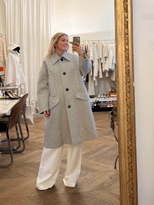 Round neckline light grey wool oversized coat Retail price €3500