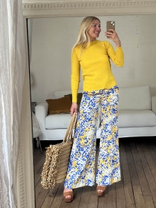 Pantalon taille haute fluide en crêpe imprimé bleu roi,  jaune, et blanc Prix boutique €750 Taille XS