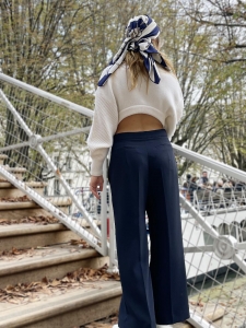 Pull cropped en 100% laine blanc crème Prix boutique 1300€ Taille XS