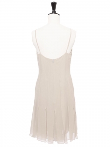 Robe en soie gris vert à fines bretelles (ajustables) Prix boutique 3000€ Taille XXS
