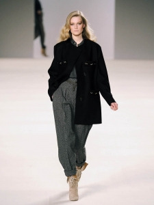 Veste en velours de coton noir brodé de chaînes dorées FW 2009 Prix boutique €2200 Taille 38 à 40