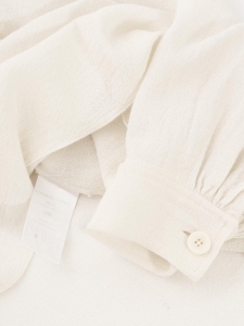 Blouse col montant en crêpe et dentelle blanc crème Prix boutique 1400€ Taille 36