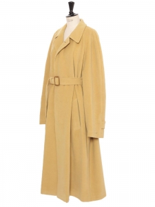 Manteau Homme long ceinturé en cachemire, laine et angora jaune Prix boutique est. 7200€ Taille L