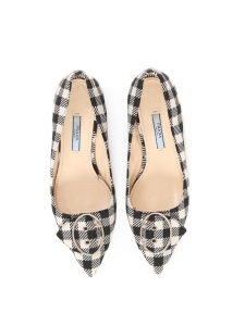 Ballerines bout pointu en laine à carreaux noir et blanc Prix boutique 830€ Taille 36