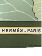 Foulard FLEUR DE LOTUS carré en twill de soie vert, jaune et rose Prix boutique 530€ Taille 90 x 90