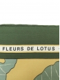 Foulard FLEUR DE LOTUS carré en twill de soie vert, jaune et rose Prix boutique 530€ Taille 90 x 90