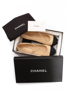 Beige and black leather ballerinas With cristal buckle Retail price 1200€ Size 38C