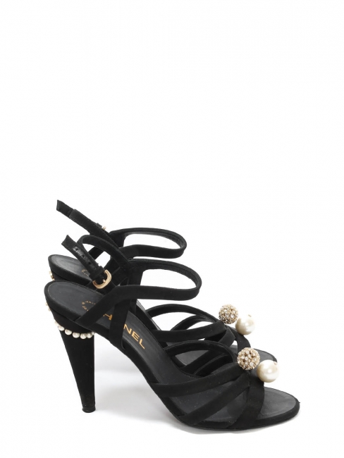 Sandales à talon en satin noir perle et cristal Prix boutique 1500€ Taille 39