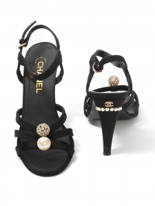 Black satin pearl and crystal heeled sandals Retail price 1500€ Size 39