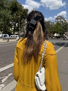 Black satin bow hair clip Retail price 590€