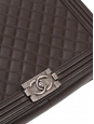 Sac en cuir matelassé gris foncé BOY grand modèle chaîne argent Retail price 7500€