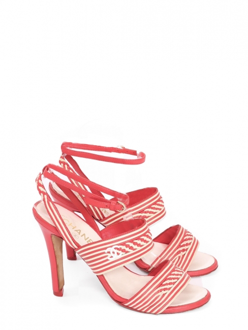 Sandales à talon en cuir rouge à rayures blanc crème Croisière 2020/2021 Prix boutique 950€ Taille 38