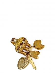Bague en laiton dor&eacute; avec charms Prix boutique 390&euro; Taille 56