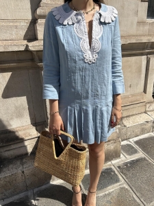 Robe courte manches longues en chanvre bleu clair col dentelle Prix boutique 1500&euro; Taille 36/38