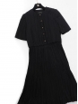 CHANEL Robe manches courtes en soie noire boutons bijoux dorés Prix boutique 4200€ Taille XS
