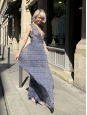 Robe longue sans manche en voile de soie imprimée bleu Prix boutique 1000€ Taille 36