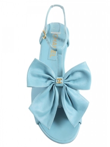 Light blue leather flat sandals with large bow Retail price &euro;1,300 Size 38