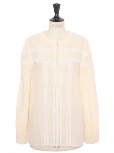 Blouse manches longues en soie beige et broderie dentelle blanche Prix boutique 1100&euro; Taille 36/38
