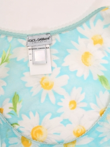 Top d&eacute;bardeur en tulle stretch bleu turquoise fleuri marguerite blanc et jaune Taille XS/S