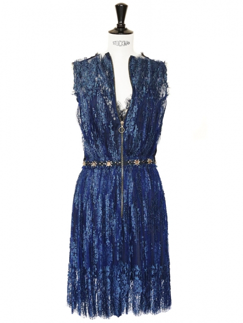 Robe Haute Couture en dentelle bleue nuit brodée de cristaux Swarovski Px boutique 6000€ T 36