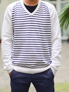 Blue / white sailor sweater V-neck Retail price around €90 Size XL
