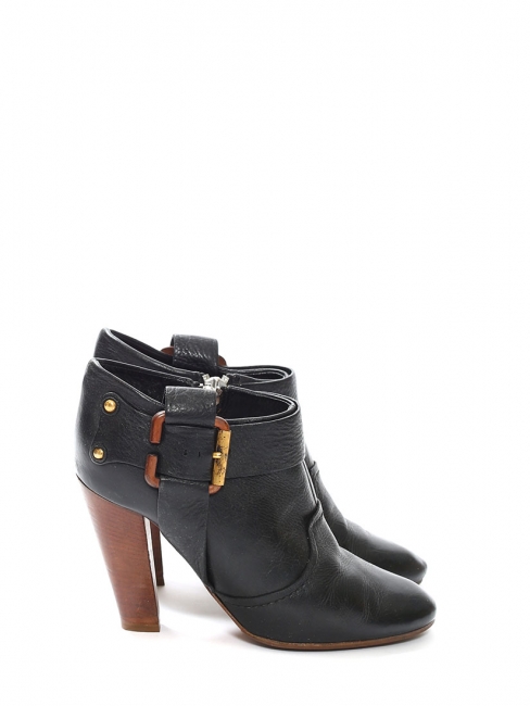 Black leather and wooden heel ankle boots Retail price €450 Size 39