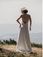 Robe de mariée LIBELLULE dos nu en crêpe de soie blanc ivoire Prix boutique 2300€ Taille 36