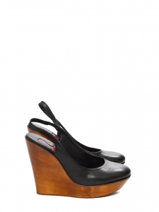 Chaussures à plateforme en cuir noir et talon compensé en bois Prix boutique 720€ Taille 39,5