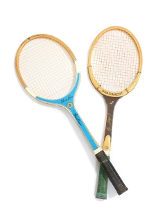 Raquettes de tennis en bois clair Miss Go Gauthier et Snauwaert Brian Gottfried