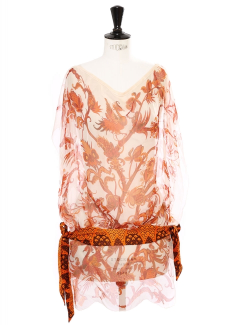 Robe en voile de soie et ceinture foulard imprimée d'oiseaux Phoenix orange et blanc Prix boutique 1700€