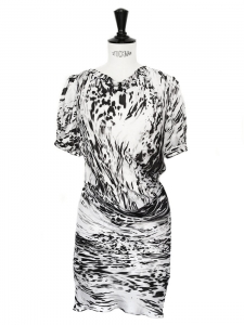 Robe drapée en soie imprimé graphique noir blanc gris Px boutique 1400€ Taille 36
