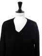 Pull en laine noire col V Prix boutique 650€ Taille 40