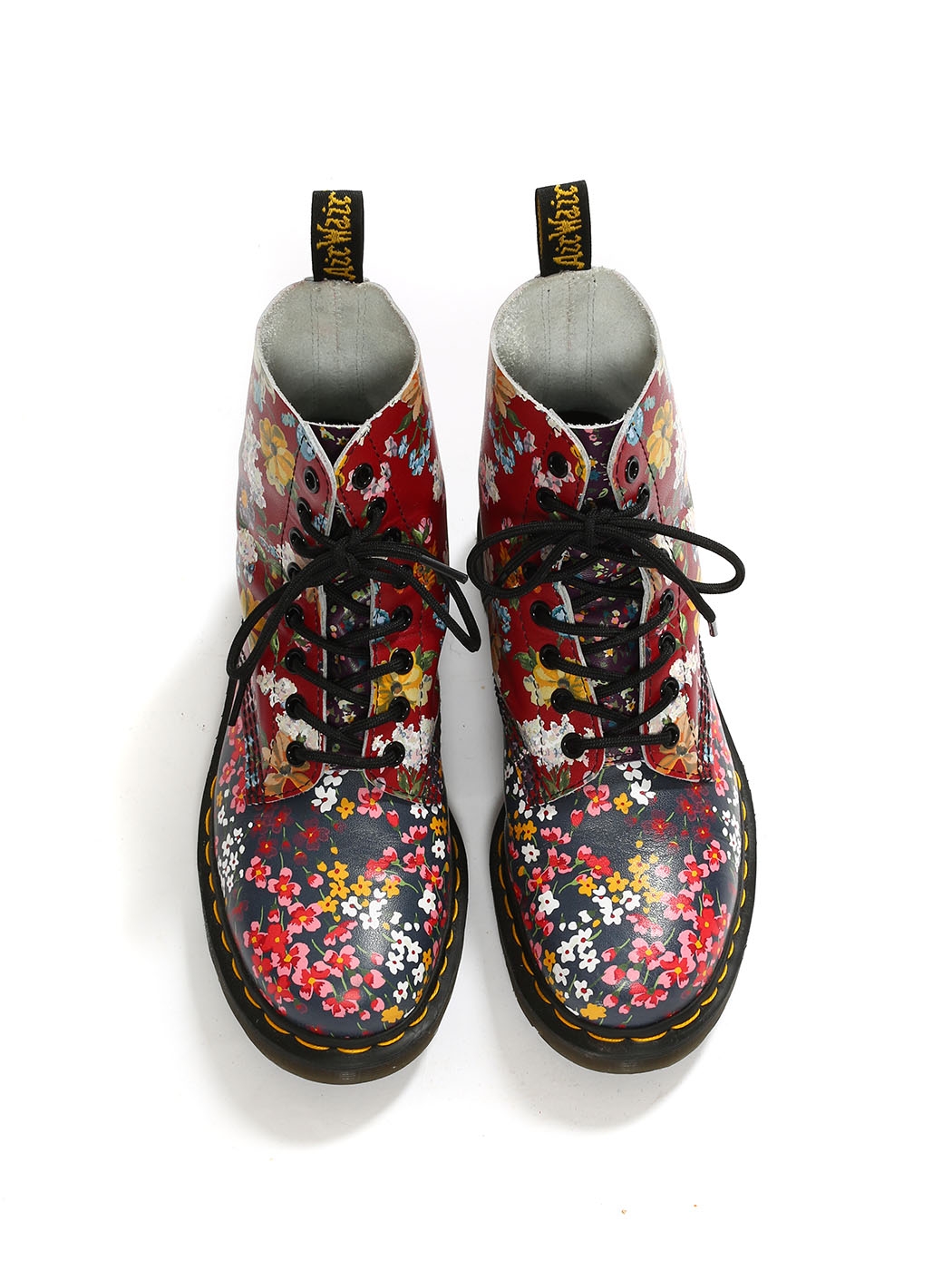 Boutique DR MARTENS Floral Pascal floral laced up boots Retail price €180 Size 39
