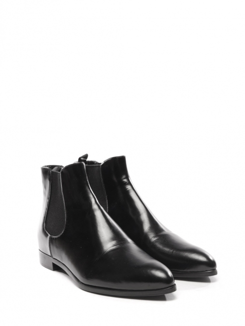Black leather pointy toe Chelsea flat boots Retail price €750 Size 36.5